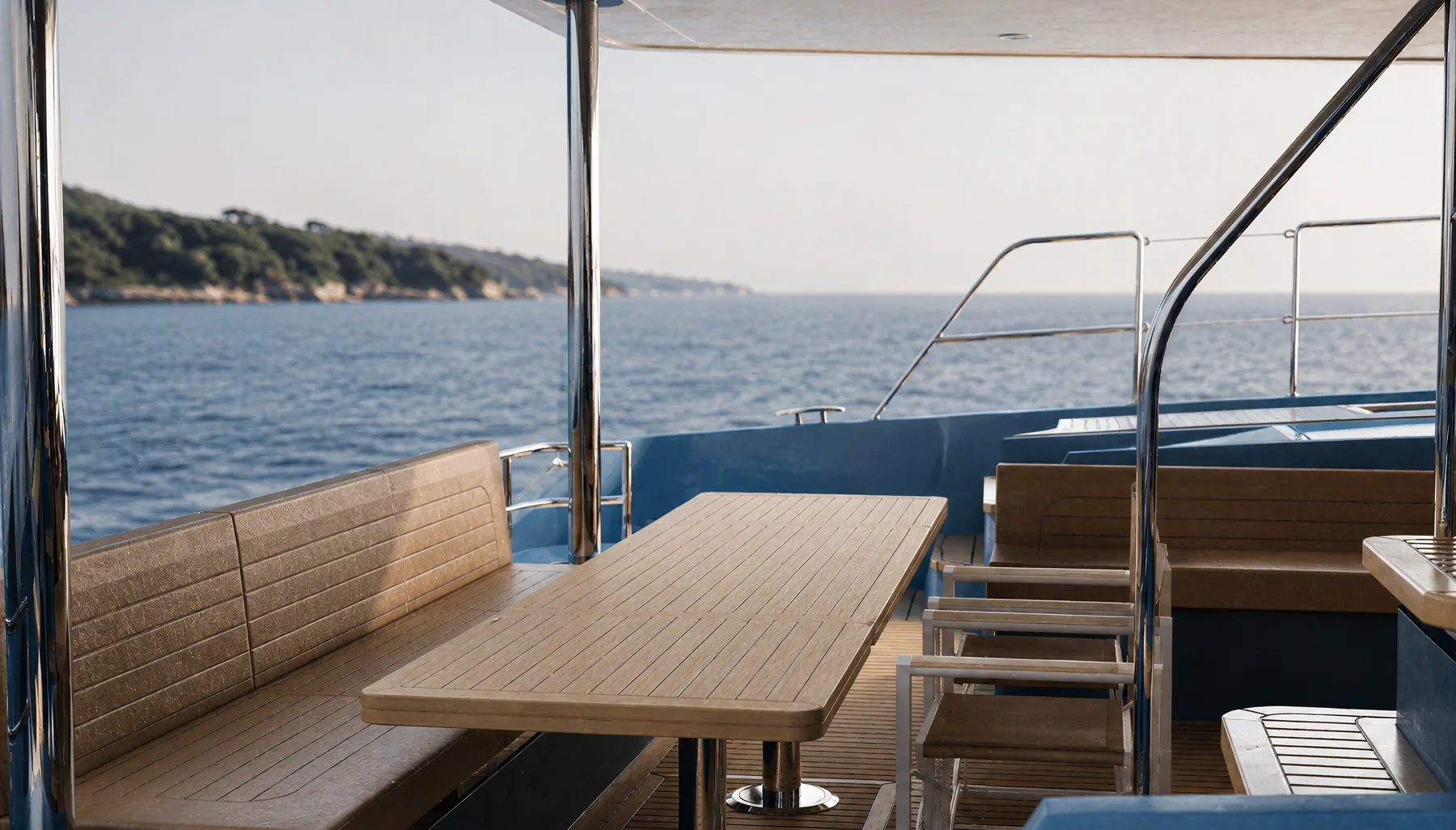 sv60 — Aft cockpit dining