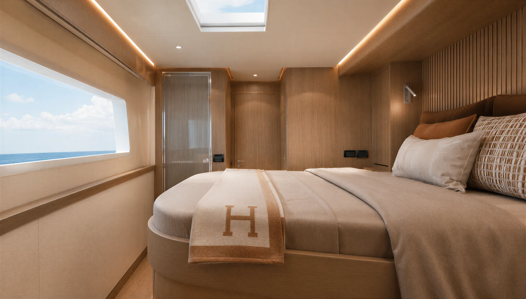 sv60 — Sable — forward cabin, second view