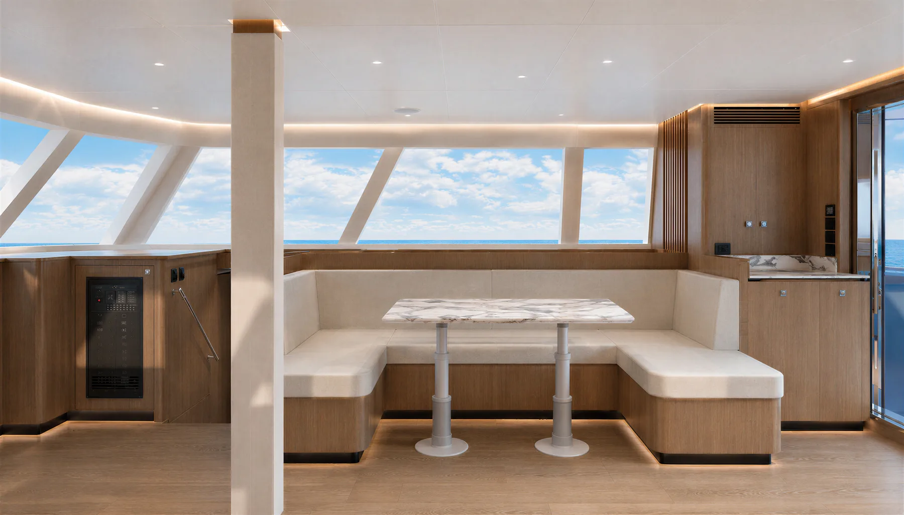 sv60 — Sable — salon, starboard